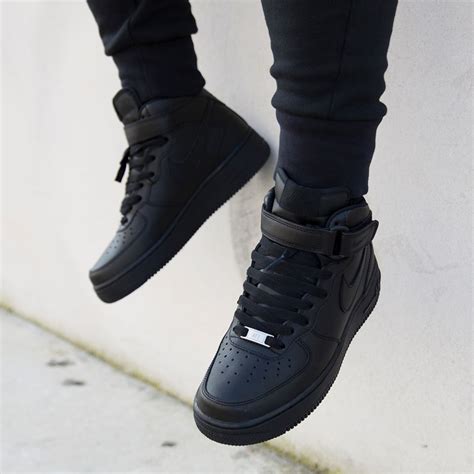 black af1s mid with strap